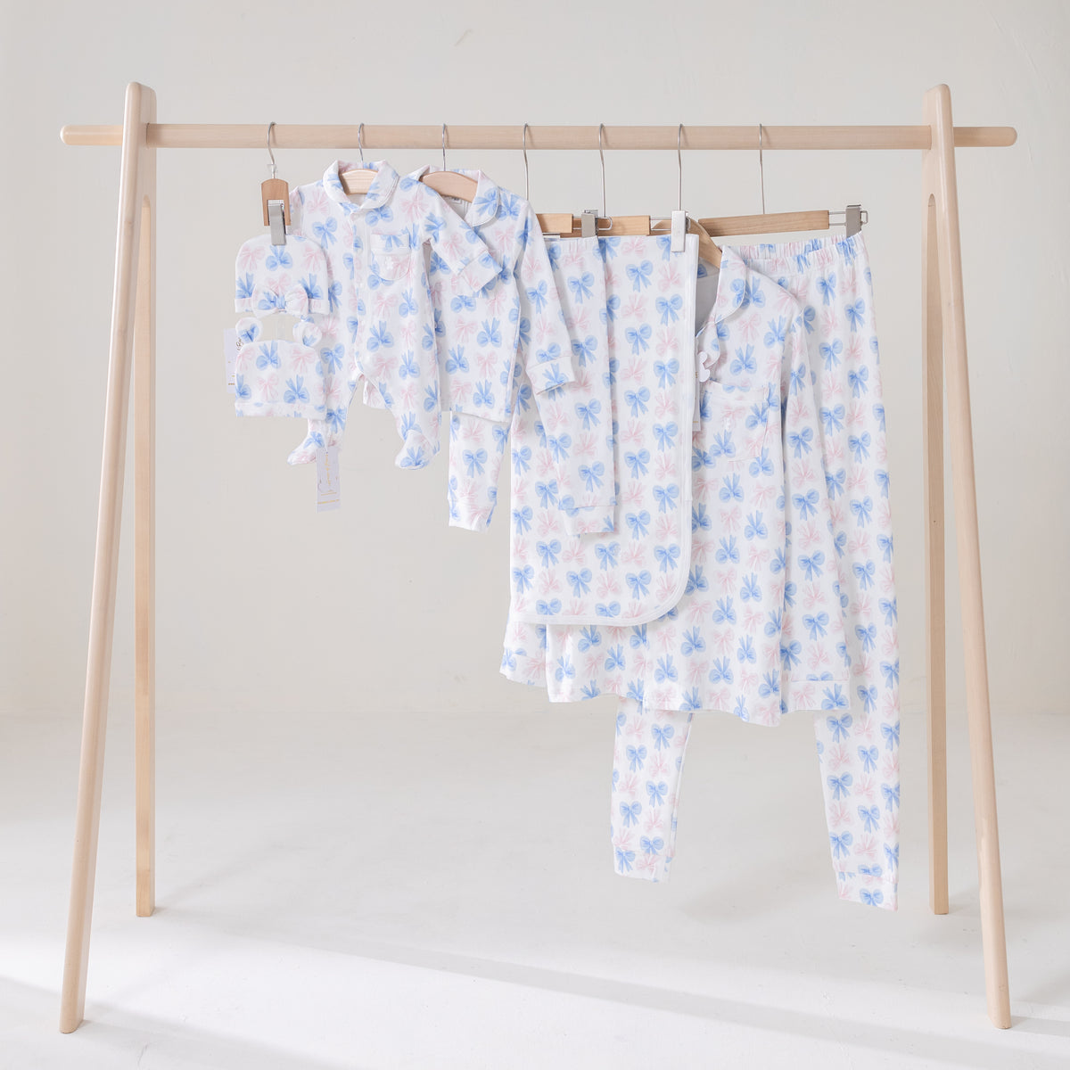 Kinderpyjama rosa blaue Schleife